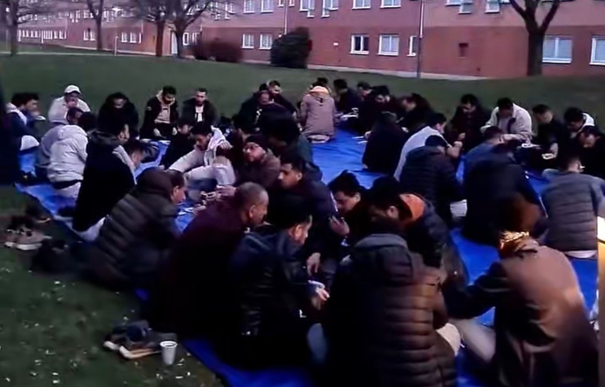 مائدة رمضانية تجمع اليمنيين في السويد
