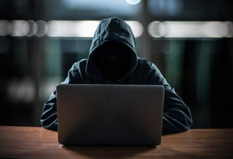 الابتزاز الإلكتروني.. جريمة صارخة تحرسها الأخلاق