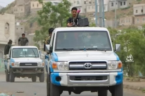 تعز.. القبض على شخص أقدم على تفجير قنبلة في منزله تسببت بوفاة زوجته وإصابة بناته