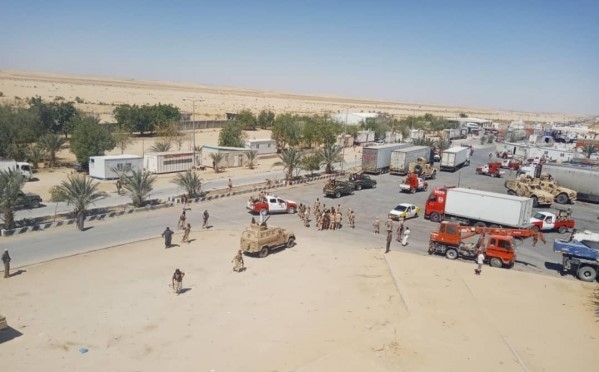 المهرة.. ضبط شخص حاول تهريب مخطوطات أثرية عبر منفذ شحن الحدودي