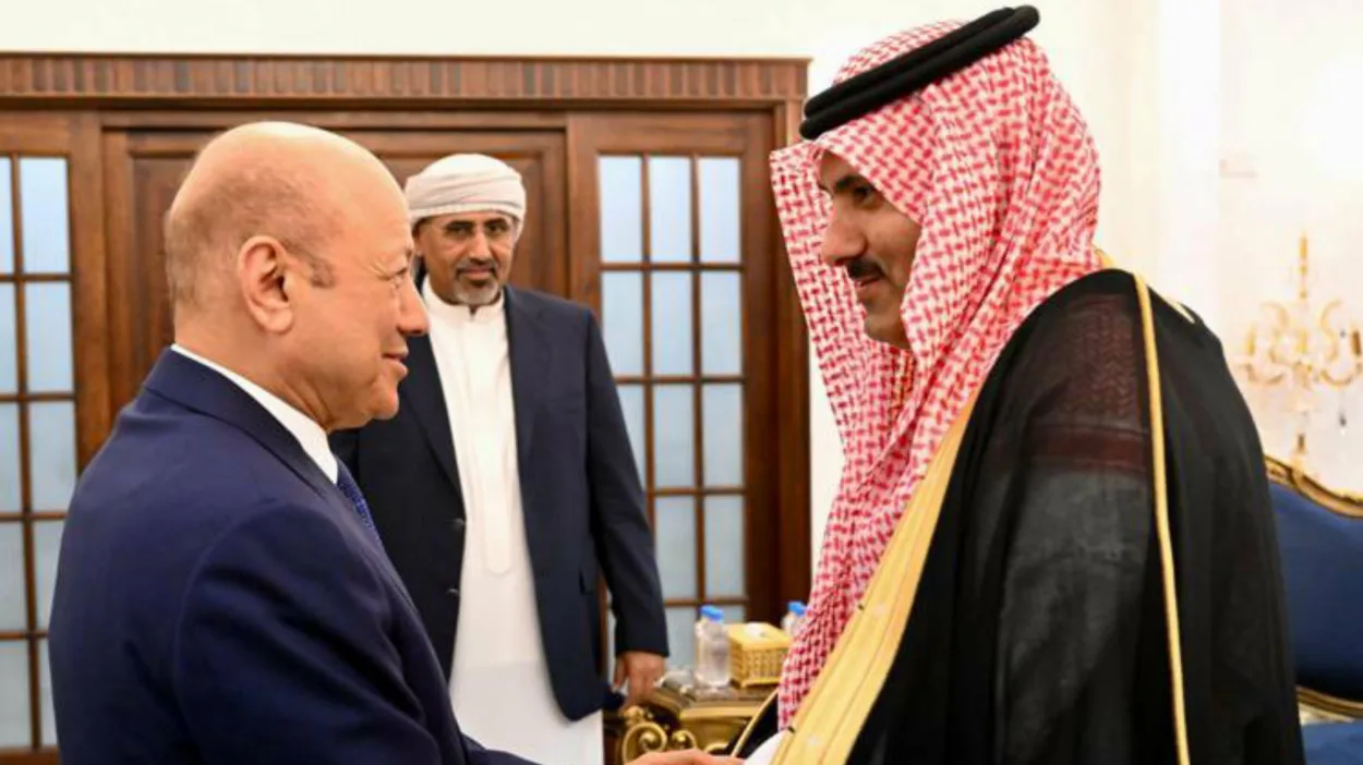 العليمي يقول إن المجلس على علم بمباحثات صنعاء قبل أن تبدأ