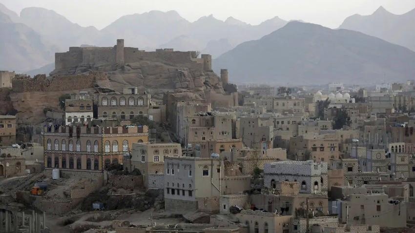 قتلى وجرحى في هجوم على مسجد بمحافظة البيضاء