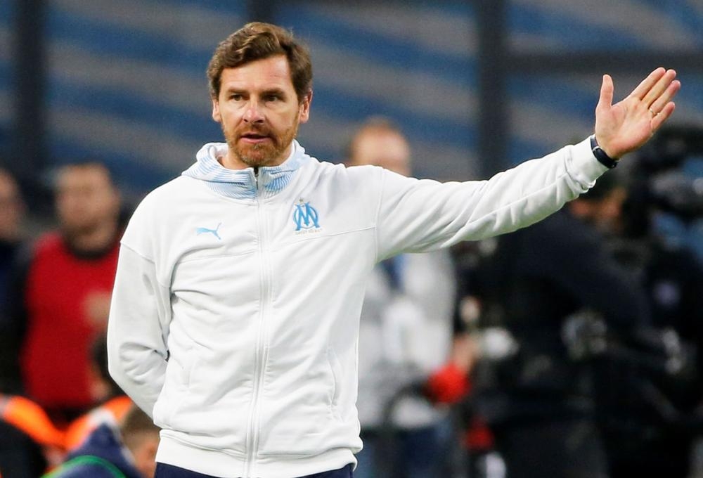 إيقاف أحد مدربي الدوري الفرنسي وتوقعات بمعاقبته