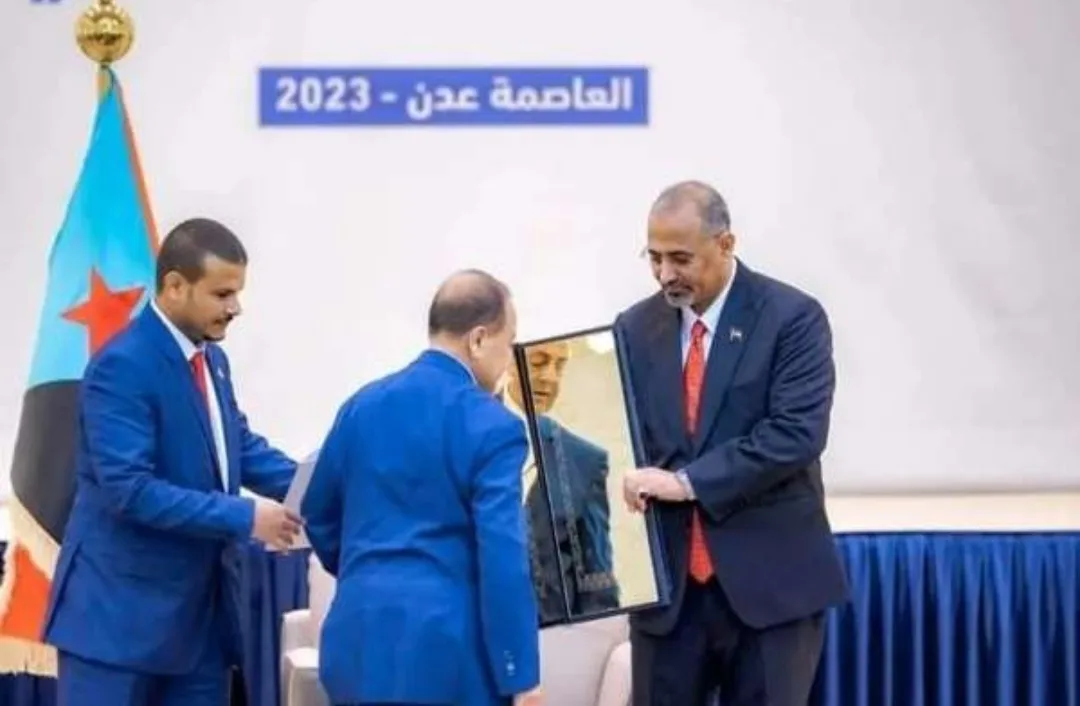 "الانتقالي" يستغل الظروف السانحة له للاستفراد بالقرار الجنوبي