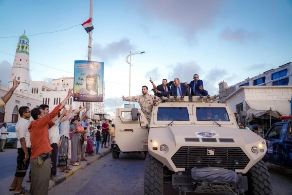 رئيس الحراك الثوري الجنوبي: تجول "الزبيدي" بمدرعة إماراتية في شوارع المكلا تصرّف أغضب الحضارم