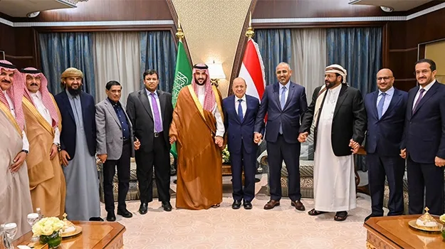 ماذا يفعل أعضاء المجلس الرئاسي بالرياض وهل عيدروس الزبيدي قيد الإقامة الجبرية فعلاً؟