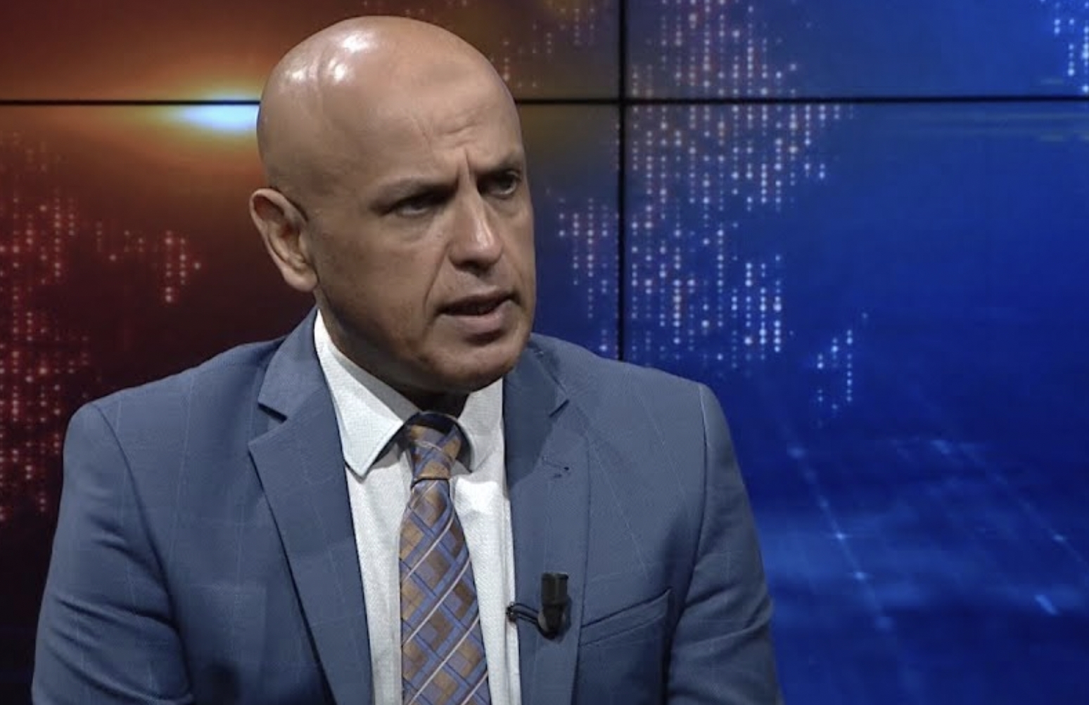 الباحث عادل المسني: السعودية والإمارات اتخذت قرار حصار الحكومة اقتصاديا ووقف المرتبات