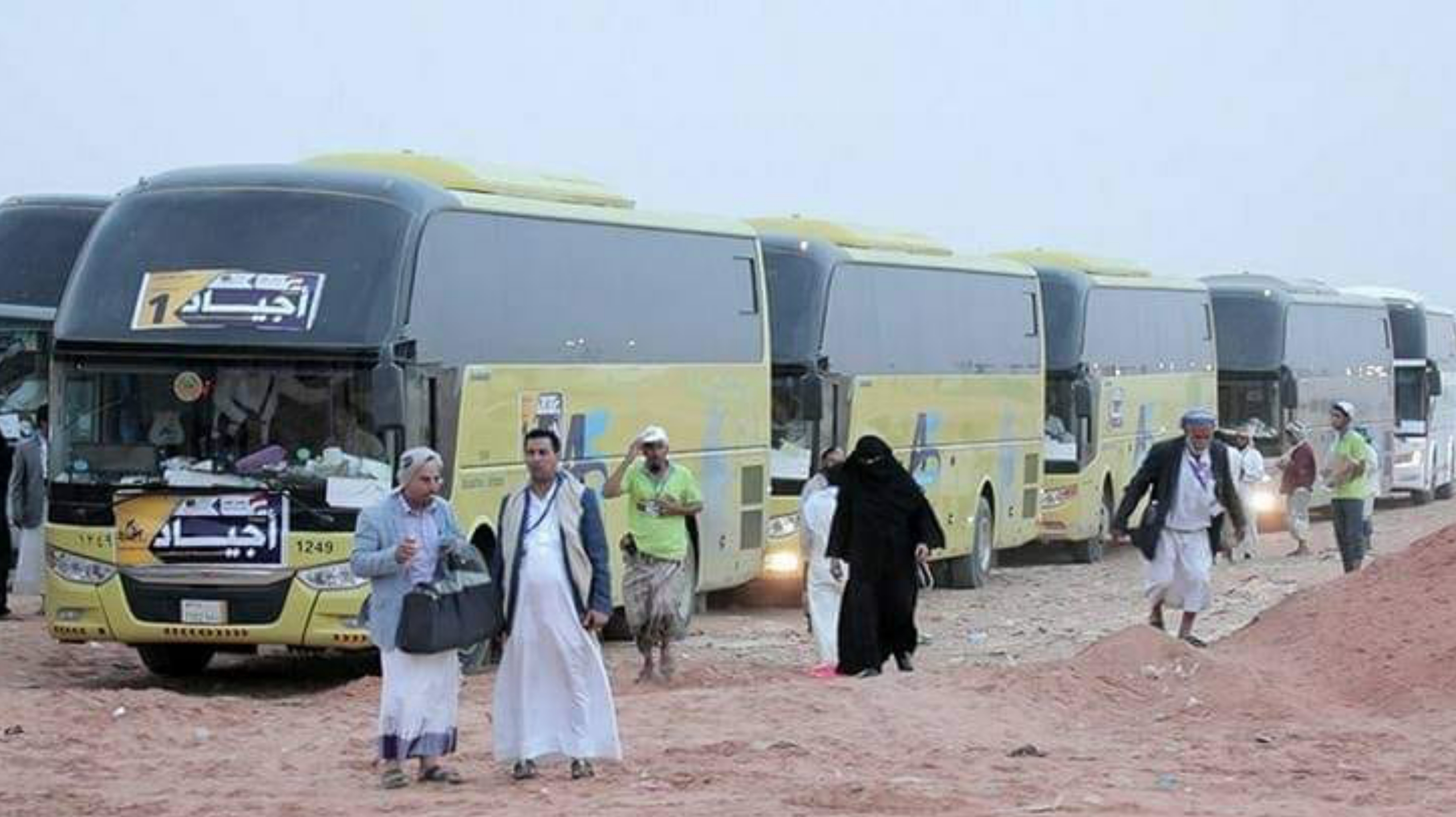 حجاج اليمن عالقون في منفذ الوديعة جراء عدم منحهم تأشيرات الدخول
