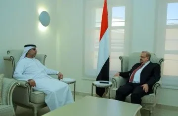 السفير الإماراتي يلتقي بمسؤولين في الشرعية عقب تصعيد الانتقالي