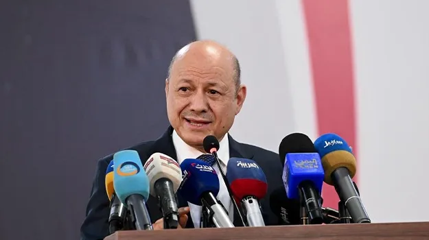 حكم ذاتي في حضرموت.. هل ينجح العليمي في نسف فكرة الانفصال والأقاليم؟