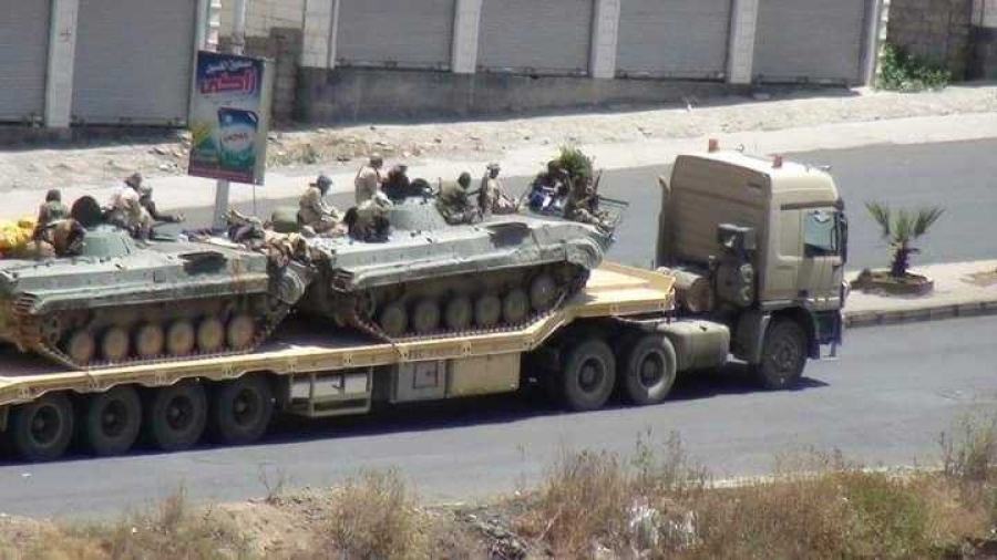 لماذا يحشد الحوثي قواته باتجاه تعز هذه الأيام.. وهل يستعد فعلا لاقتحام المحافظات الجنوبية؟