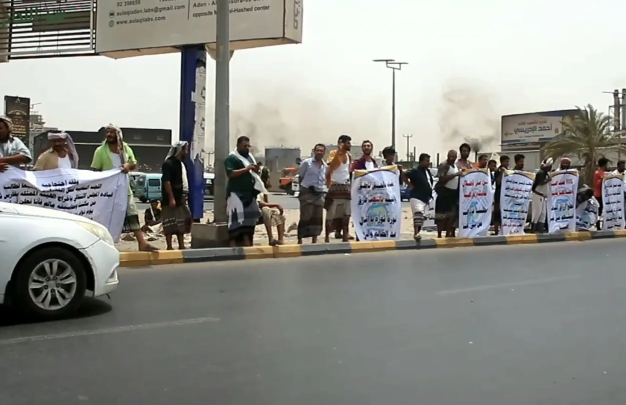 سائقو النقل الثقيل بعدن: قضيتنا أصبحت تسلك طابع مناطقي برعاية وزير النقل