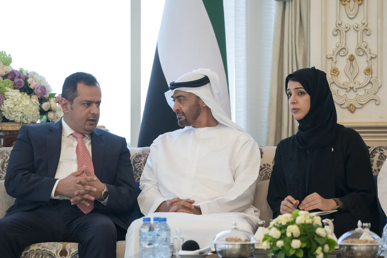 خبراء وحقوقيون وصحفيون يكشفون مخاطر وتبعات صفقة بيع شركة عدن نت للإمارات