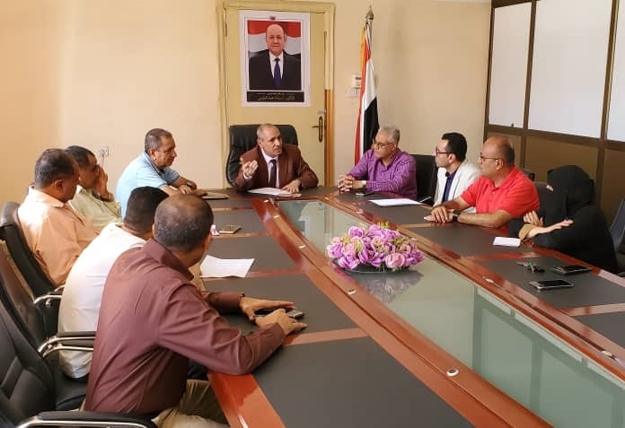 تعز.. الوكيل المخلافي يشدد على إلزام مالكي الكهرباء التجارية بتسعيرة المؤسسة