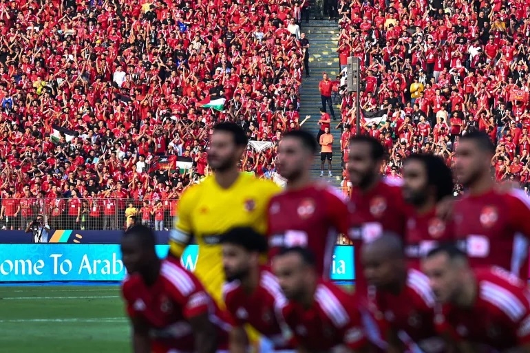 جماهير الأهلي المصري تواصل هتافات الدعم لفلسطين والأقصى