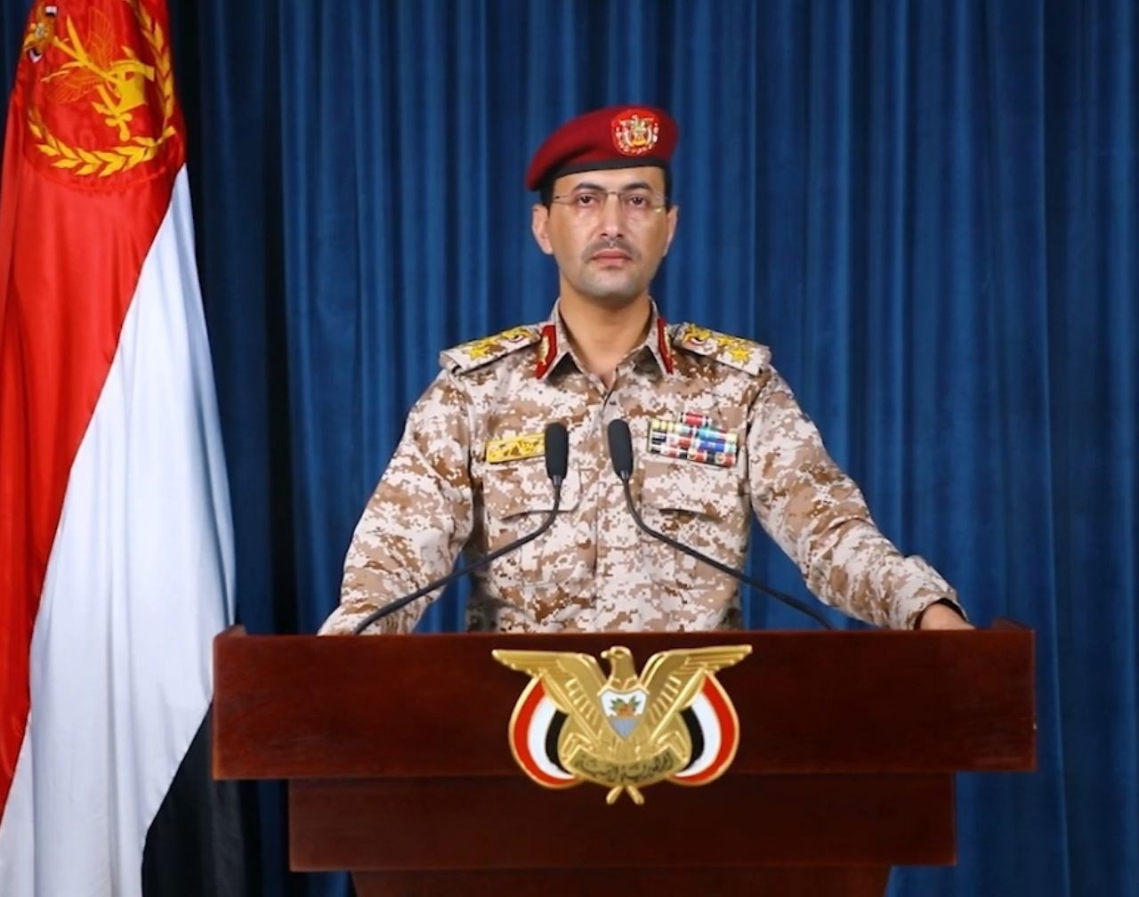 الحوثيون يعلنون استهداف منطقة إيلات في جنوب إسرائيل بدفعة صواريخ باليستية.