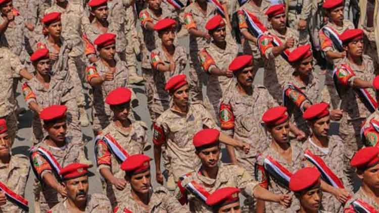 متحدث عسكري لـ "تعز تايم".. الجيش دون رواتب وتغذية منذ 8 أشهر بتعز
