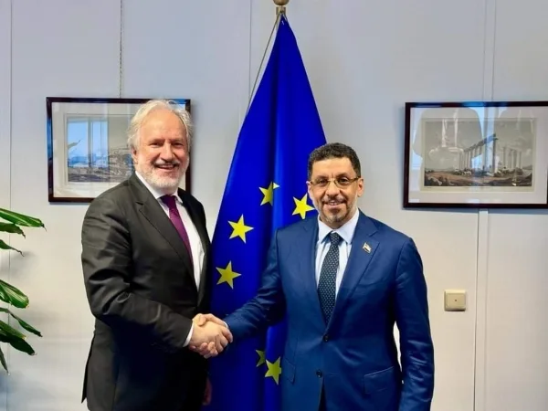 الحكومة اليمنية والاتحاد الأوروبي يؤكدان ضرورة تجنيب العمل الإنساني آثار تصنيف الحوثيين "منظمة إرهابية"