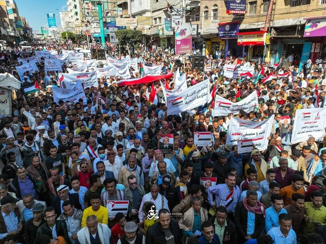 تعز.. مسيرة جماهيرية حاشدة بذكرى ثورة فبراير دعا لها المجلس الأعلى للمقاومة الشعبية