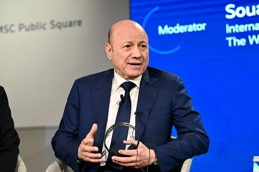 العليمي: سيظل البحر الأحمر بؤرة توتر قابلة للانفجار في ظل استمرار سيطرة الميليشيا على السواحل اليمنية