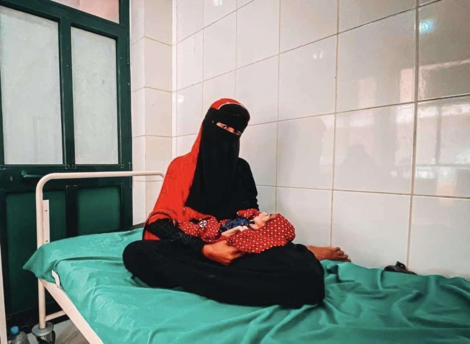 تعز.. مكتب الصحة يسجل 135 حالة إصابة بالكوليرا