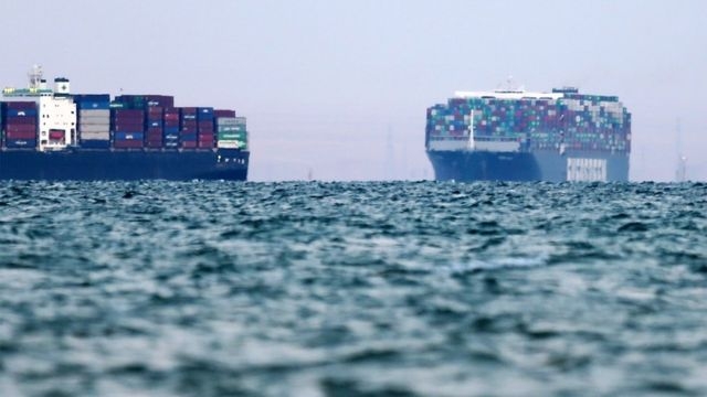 الحوثيون يقولون إنهم هاجموا 102 سفينة مرتبطة بإسرائيل وأمريكا وبريطانيا