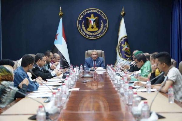 المجلس الانتقالي يهاجم الأحزاب والمكونات السياسية اليمنية ويندد باجتماعها في عدن