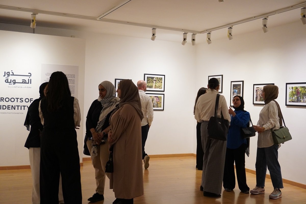 يحمل عنوان "جذور الهوية".. البعثة الأوروبية تدشن معرض فوتوغرافي لأربعة مصورين يمنيين في عمّان