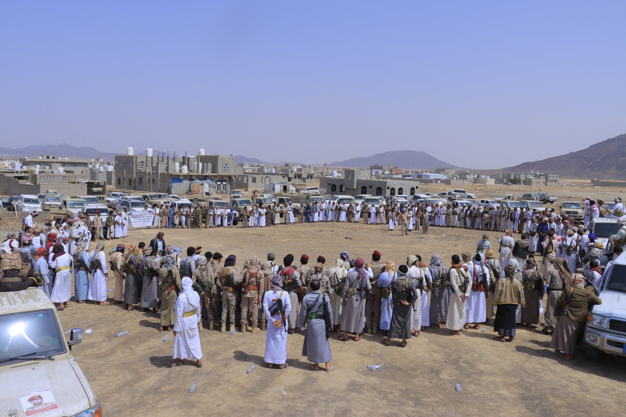 قبائل اليمن تهدد بالتصعـيد إذا لم يتم الإفراج عن قائد عسكري محتجز في السعودية