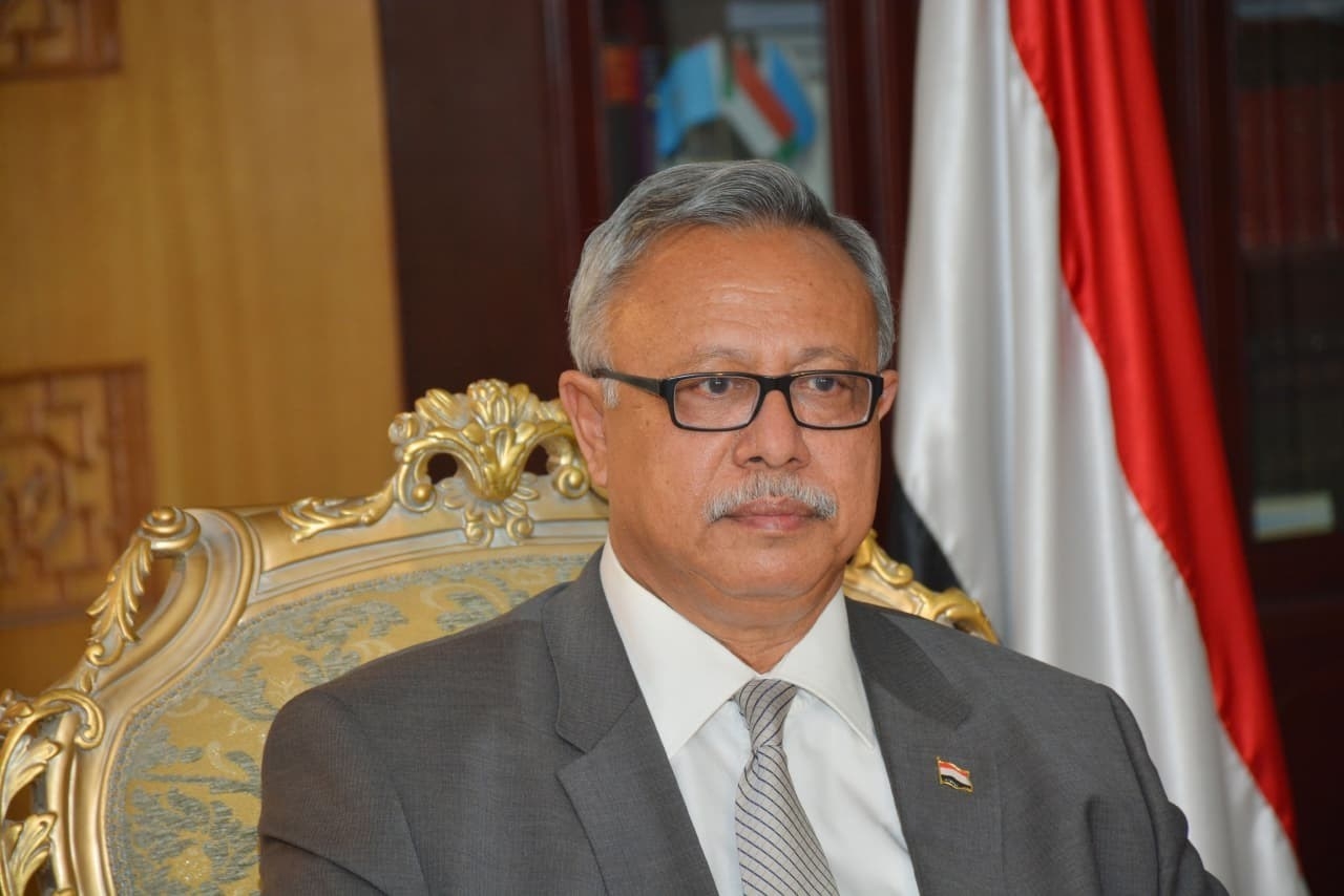 مليشيا الحوثي تحيل رئيس حكومتها السابق "بن حبتور" وعددًا من وزراء المؤتمر للمحاكمة