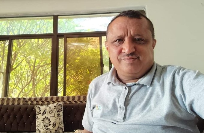 الصحفي مجلي الصمدي يتهم سلطات تعز بمنعه من بث إذاعة "صوت اليمن"